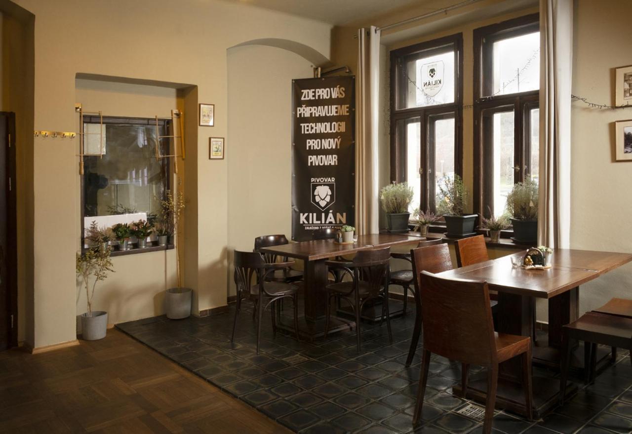 Hotelové Pokoje Kolčavka Praga Esterno foto